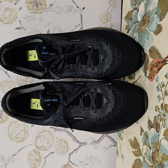 BROOKS LEVITATE 2 MENS SIZE 10 SNEAKER - Picture 4 of 11